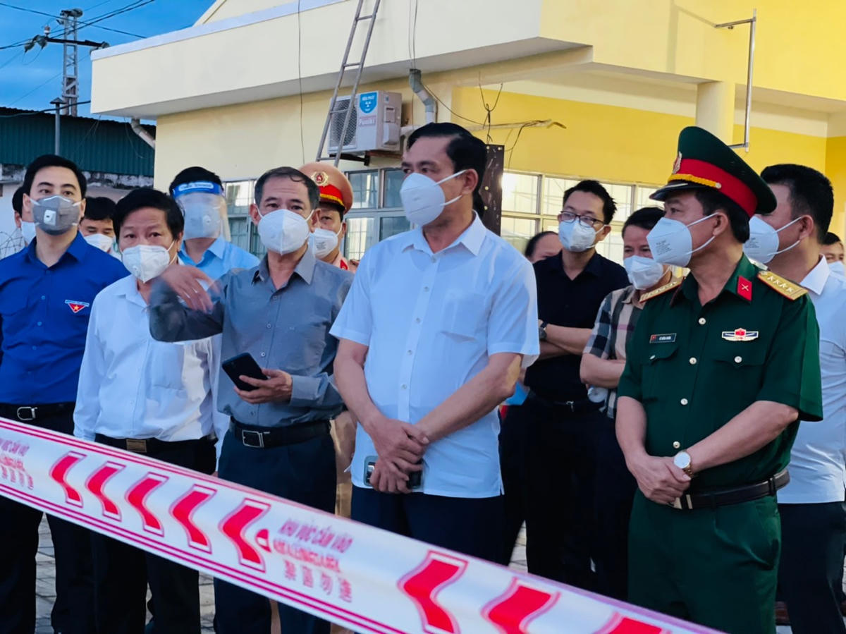 Chủ tịch UBND tỉnh Hà Tĩnh Võ Trọng Hải cùng lực lượng chức năng sẵn sàng đón công dân Hà Tĩnh trở về.