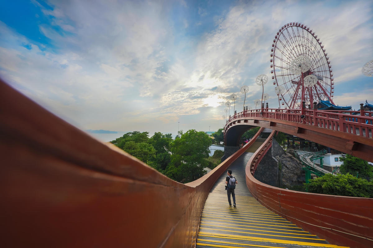 Hành khách hạ cánh sân bay Vân Đồn sẽ được nhiều ưu đãi khi vui chơi Sun World Halong Complex.
