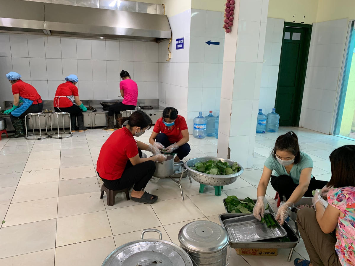 Thanh Oai, Hà Nội: Những bữa ăn ấm áp trong khu cách ly y tế tập trung của huyện