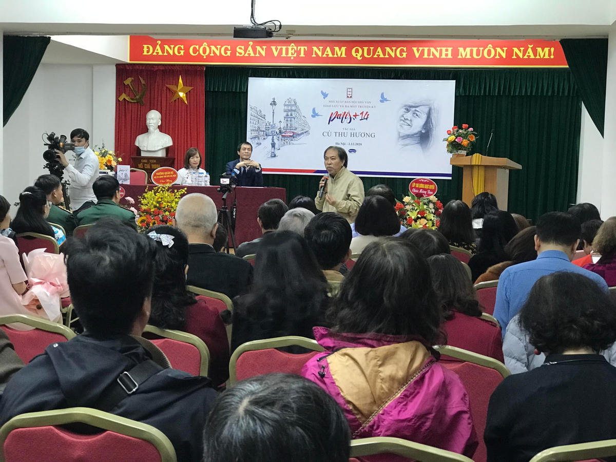 Chủ tịch Hội Nhà văn Việt Nam Nguyễn Quang Thiều phát biểu tại buổi giao lưu.