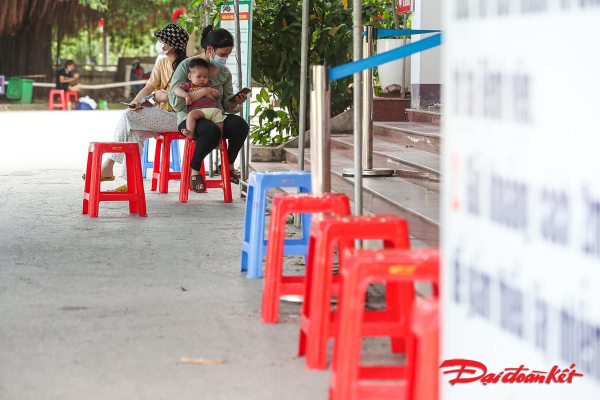 BV Sản Nhi Bắc Giang: Xét nghiệm Covid-19 nhanh tất cả người đến khám chữa bệnh