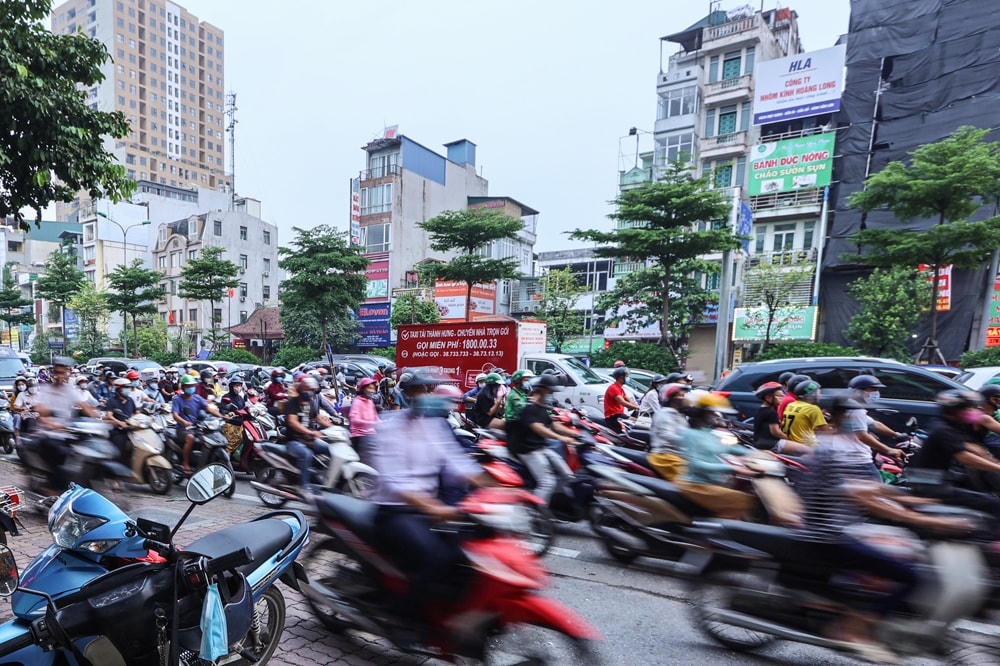 [ẢNH] Ngã Tư Sở vẫn khổ