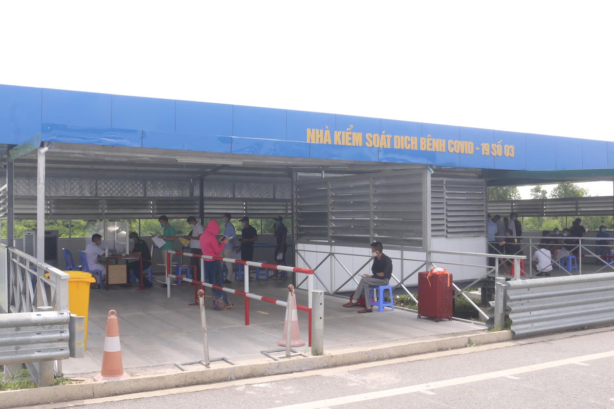 Toàn bộ các kinh phí thực hiện xét nghiệm sàng lọc, tổ chức cách ly tập trung của người dân Quảng Ninh từ các tỉnh thành phía Nam trở về tỉnh sẽ do UBND các địa phương chi trả.