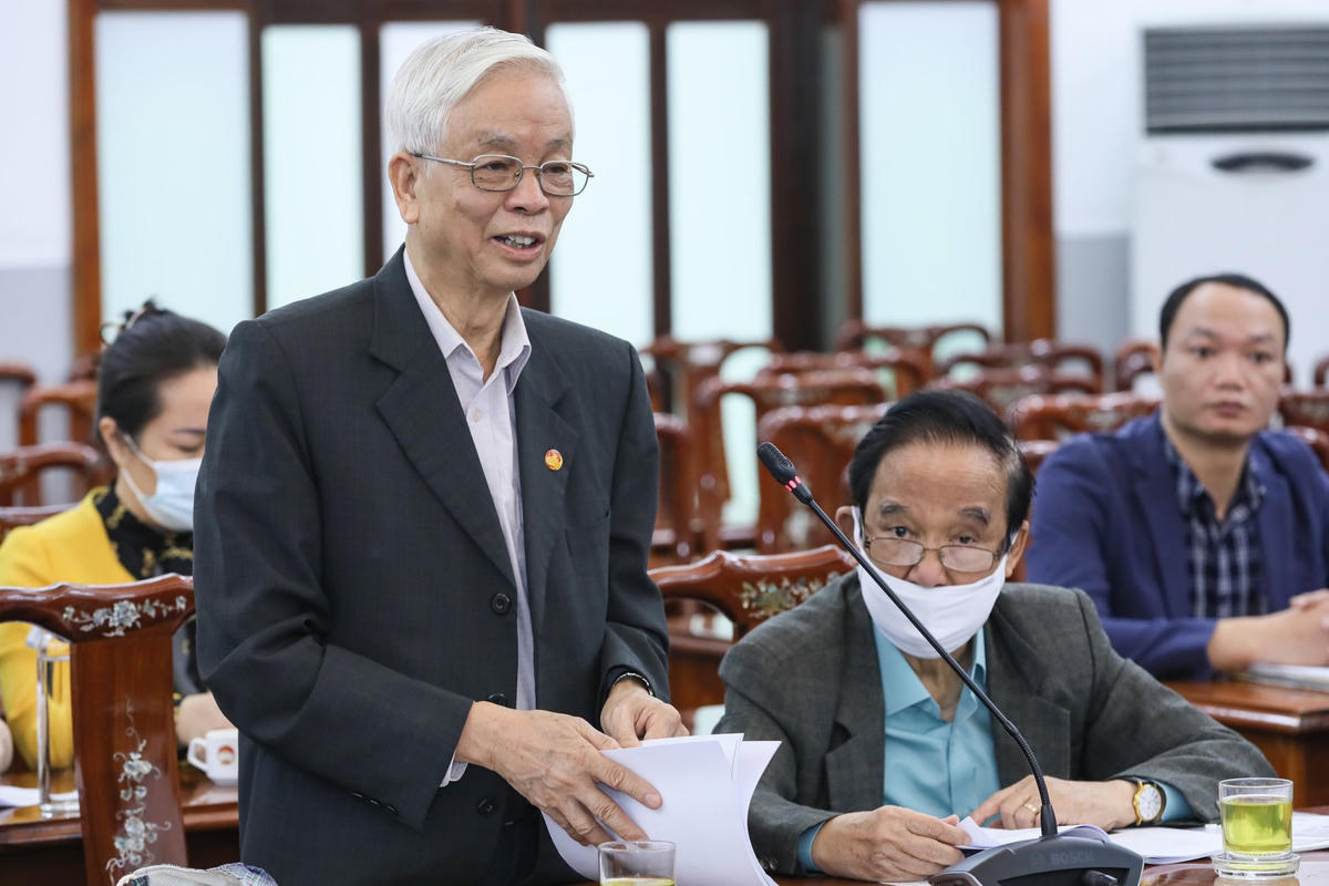 Ông Đỗ Duy Thường, Ủy viên Đoàn Chủ tịch UBTƯ MTTQ Việt Nam góp ý vào đề án.