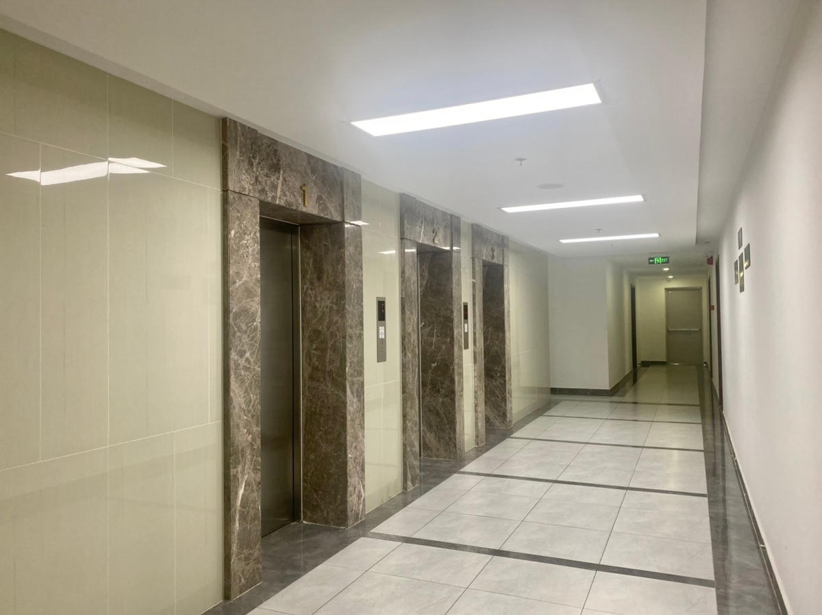 Các khu chung cư còn nhiều diện tích sử dụng chung nguy cơ lây nhiễm dịch bệnh cao.