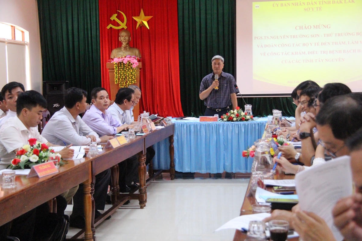 Quang cảnh buổi làm việc.