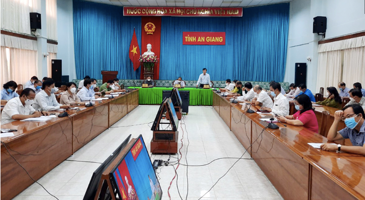 Toàn cảnh cuộc họp trực tuyến .