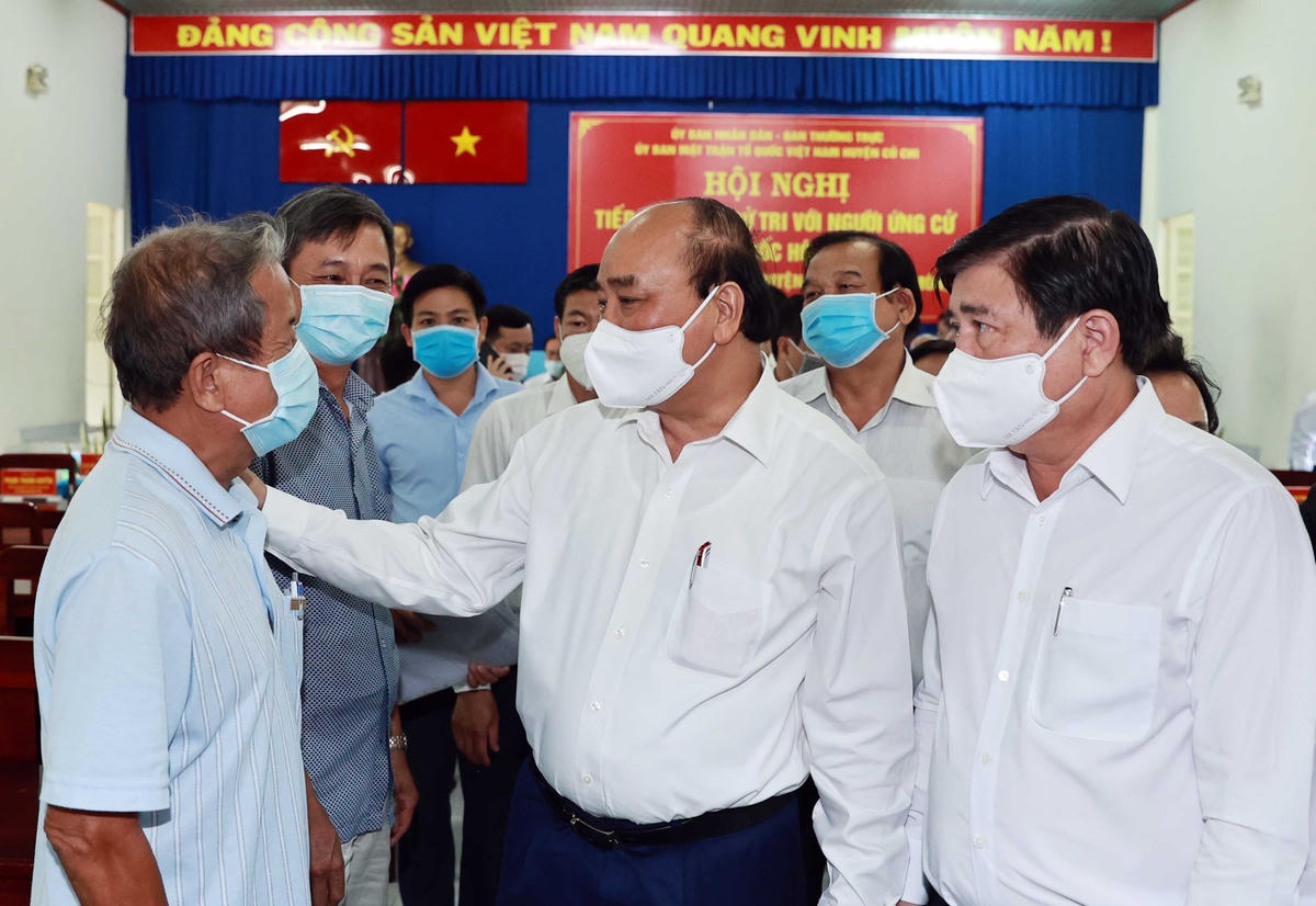 Chủ tịch nước Nguyễn Xuân Phúc tiếp xúc cử tri các xã Tân Thạnh Tây, Tân Thạnh Đông, Hoà Phú, Trung An và Bình Mỹ, huyện Củ Chi, TP HCM.