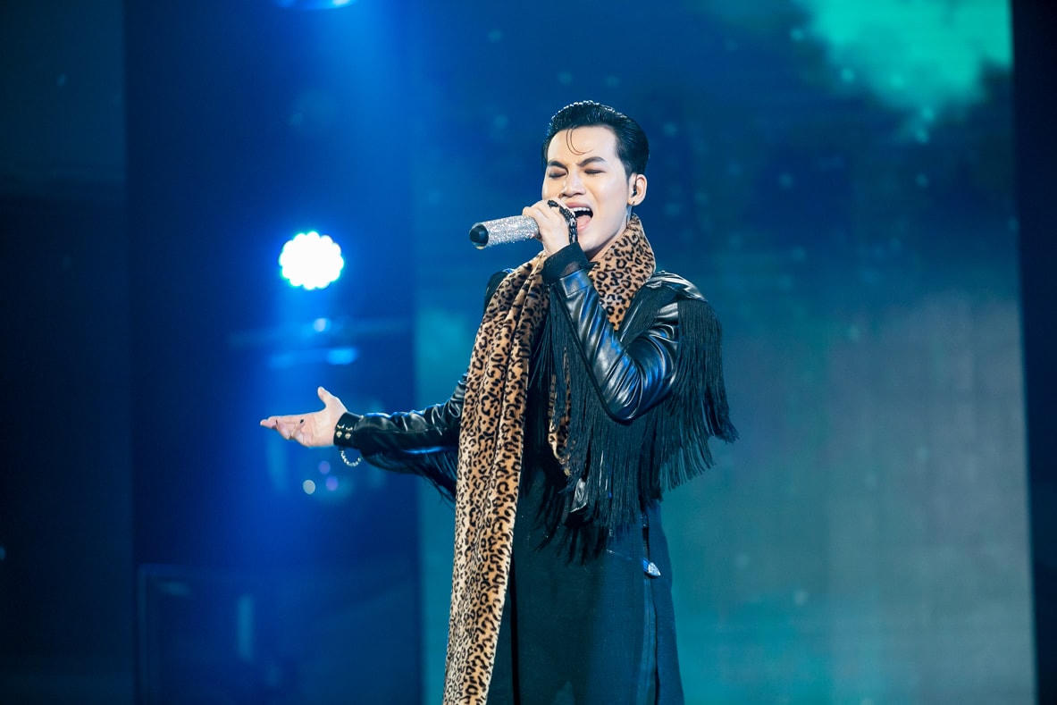 Mỹ Anh ‘đơn thương độc mã’ đánh bại ‘5 chàng lính ngự lâm’ Uni5