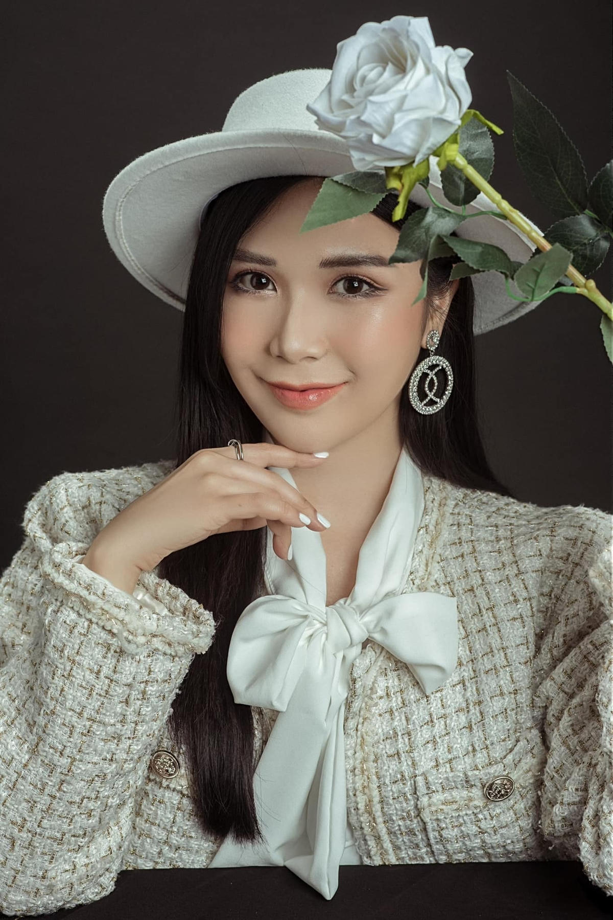 Trong chuyện tình cảm, Thanh Bi thú nhận không dễ yêu và cũng rất kín tiếng.