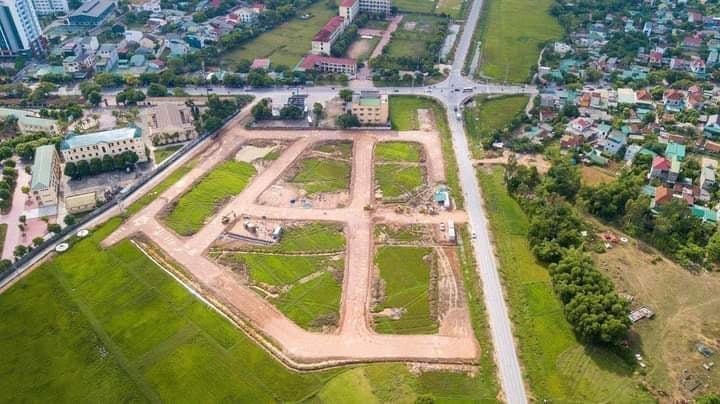 Dự án “Khu nhà ở cho người thu nhập thấp và cán bộ công nhân viên” tại xã Hưng Lộc, TP Vinh bị UBND tỉnh Nghệ An đình chỉ thi công vì chưa có thủ tục giao đất.