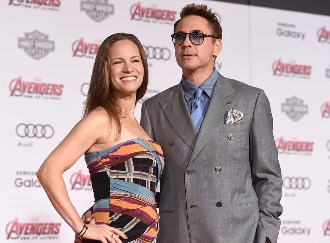 Robert Downey Jr. – diễn viên chính của một trong những bộ phim nổi tiếng nhất của Marvel, “Người sắt”. Nam diễn viên đã kết hôn với nhà sản xuất phim Susan Downey.  