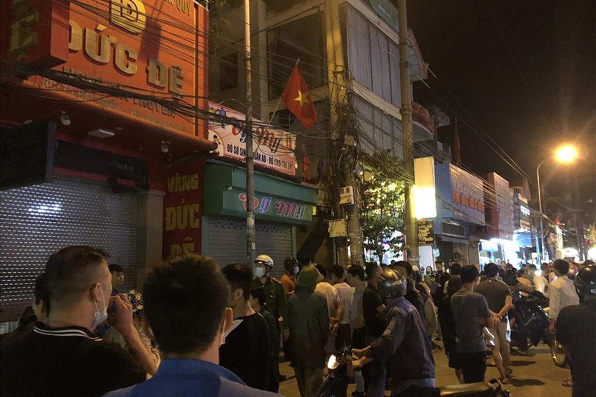 Khu phố Hải Triều (quận Hồng Bàng) được phong tỏa để điều tra vụ nổ.