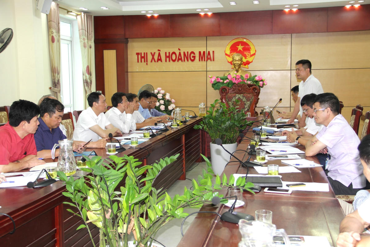 Quang cảnh buổi làm việc.