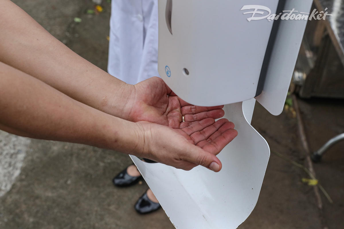 'Siêu thị 0 đồng' lần đầu xuất hiện tại Thủ đô phục vụ người bị ảnh hưởng dịch Covid-19