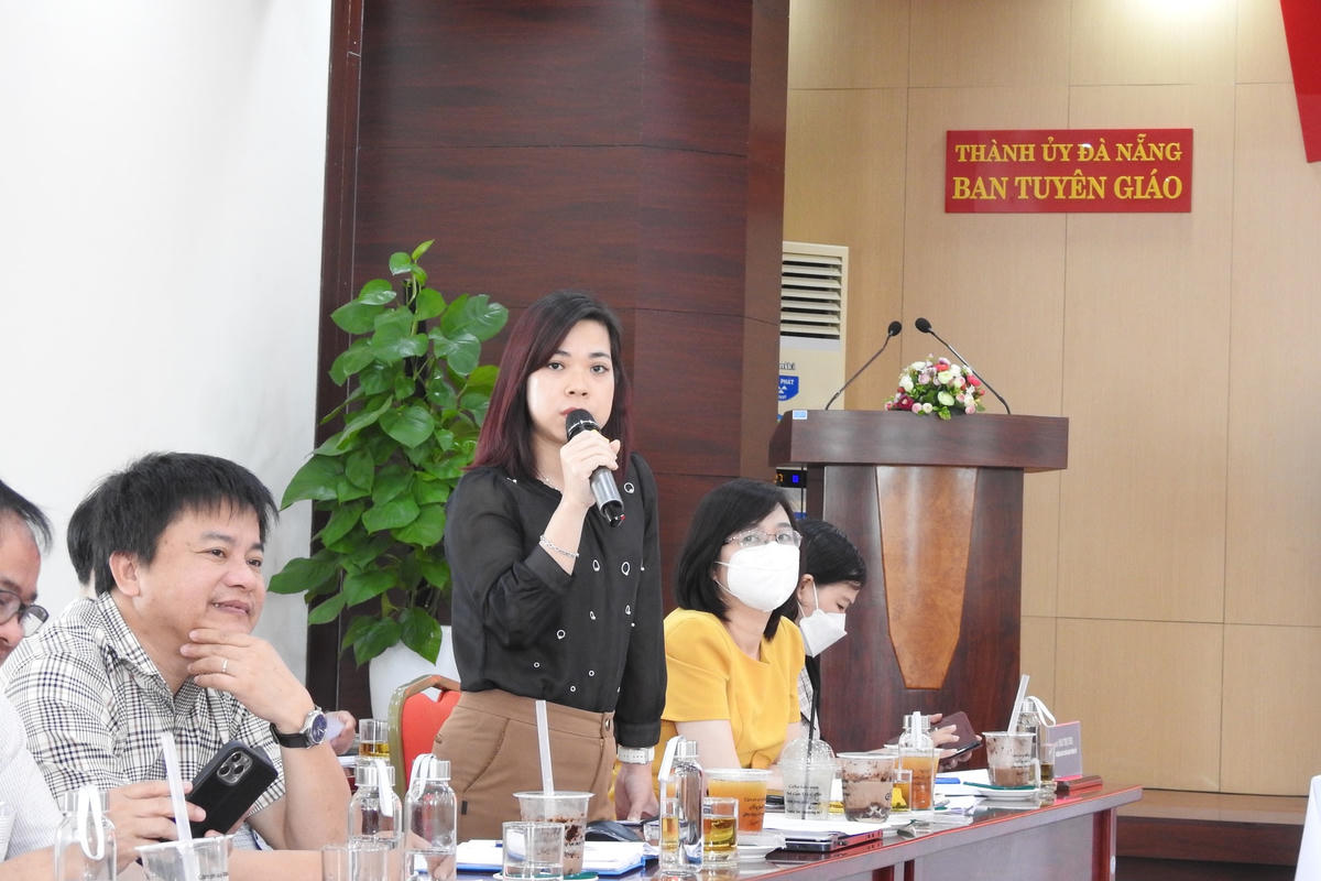 Đại diện Sở TT&TT Đà Nẵng cung cấp thông tin cho báo chí. Ảnh Thanh Tùng.
