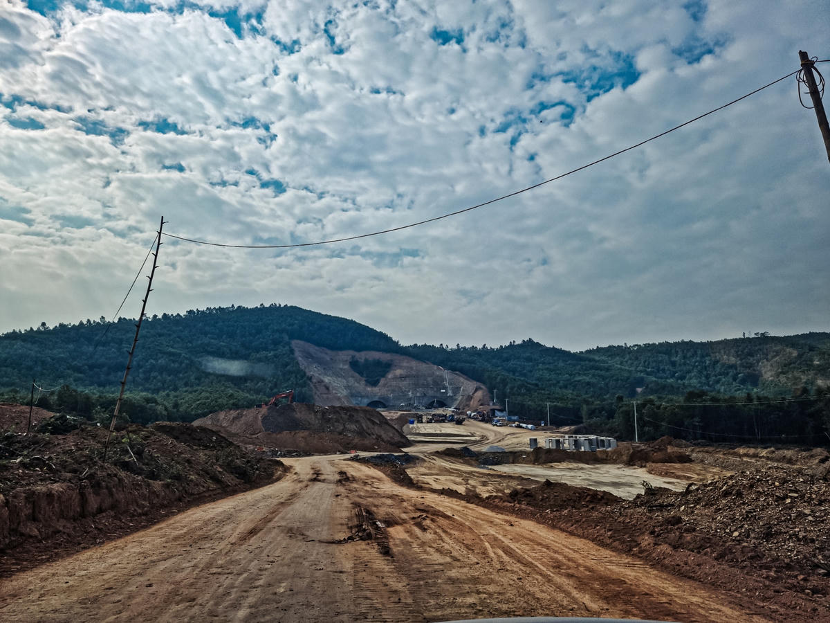 Dự án thành phần đầu tư xây dựng đoạn Nghi Sơn - Diễn Châu có chiều dài 50 km, điểm đầu là Km 380+00 thuộc thị xã Nghi Sơn, Thanh Hóa; điểm cuối tại Km 430+00, xã Diễn Cát, huyện Diễn Châu, Nghệ An. Trong đó, đoạn qua địa phận tỉnh Thanh Hóa dài 6,53 km.