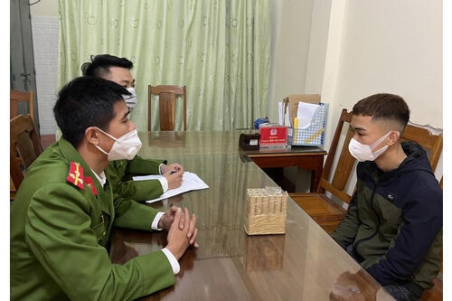 Pham Viết Hà tại cơ quan điều tra.