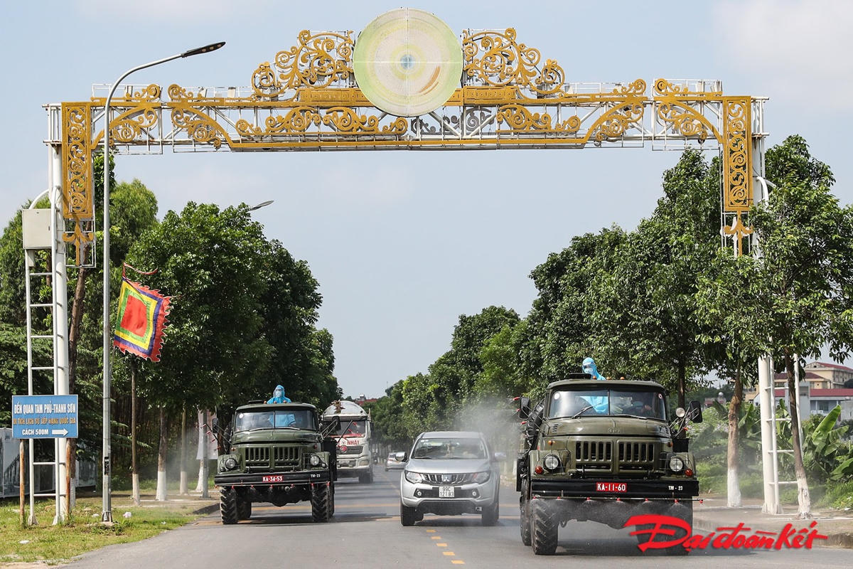 Cận cảnh bầu cử trong khu cách ly ở Bắc Ninh