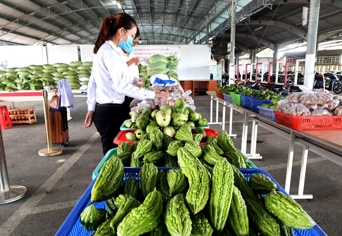 Nhu yếu phẩm ở gian hàng 0 đồng chất lượng. 