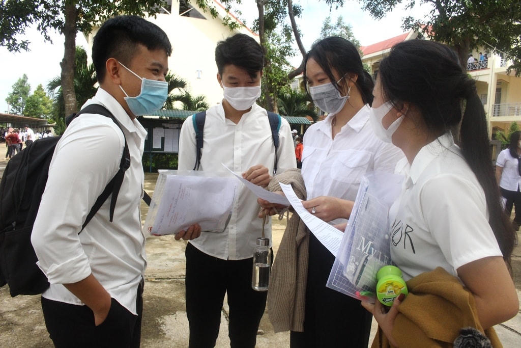 Thí sinh dự thi tốt nghiệp THPT.