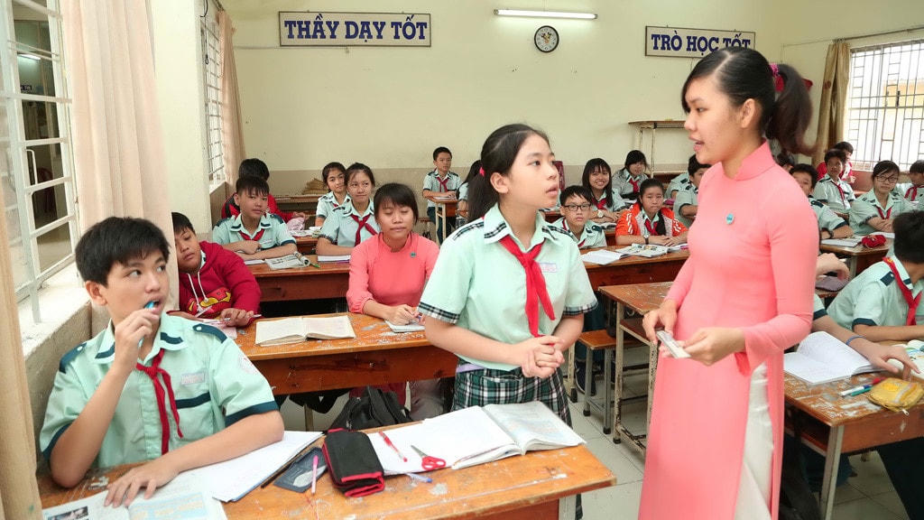 Cần quan tâm tương xứng đối với ngành sư phạm.