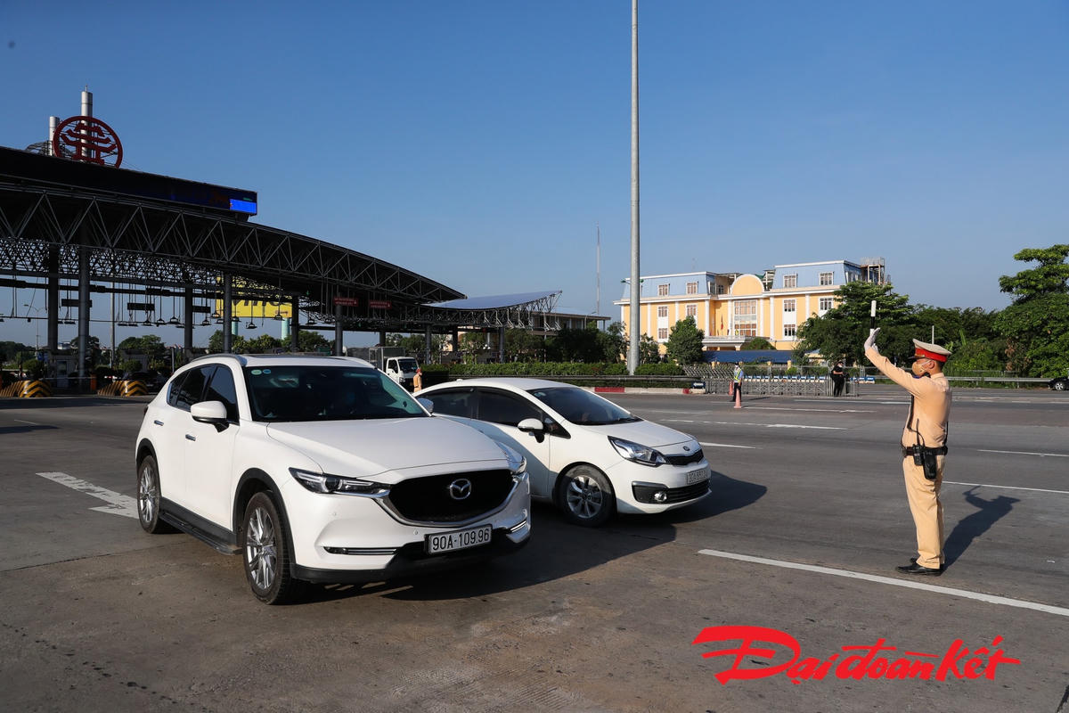 [ẢNH] Cận cảnh chốt kiểm soát tại các cửa ngõ Hà Nội
