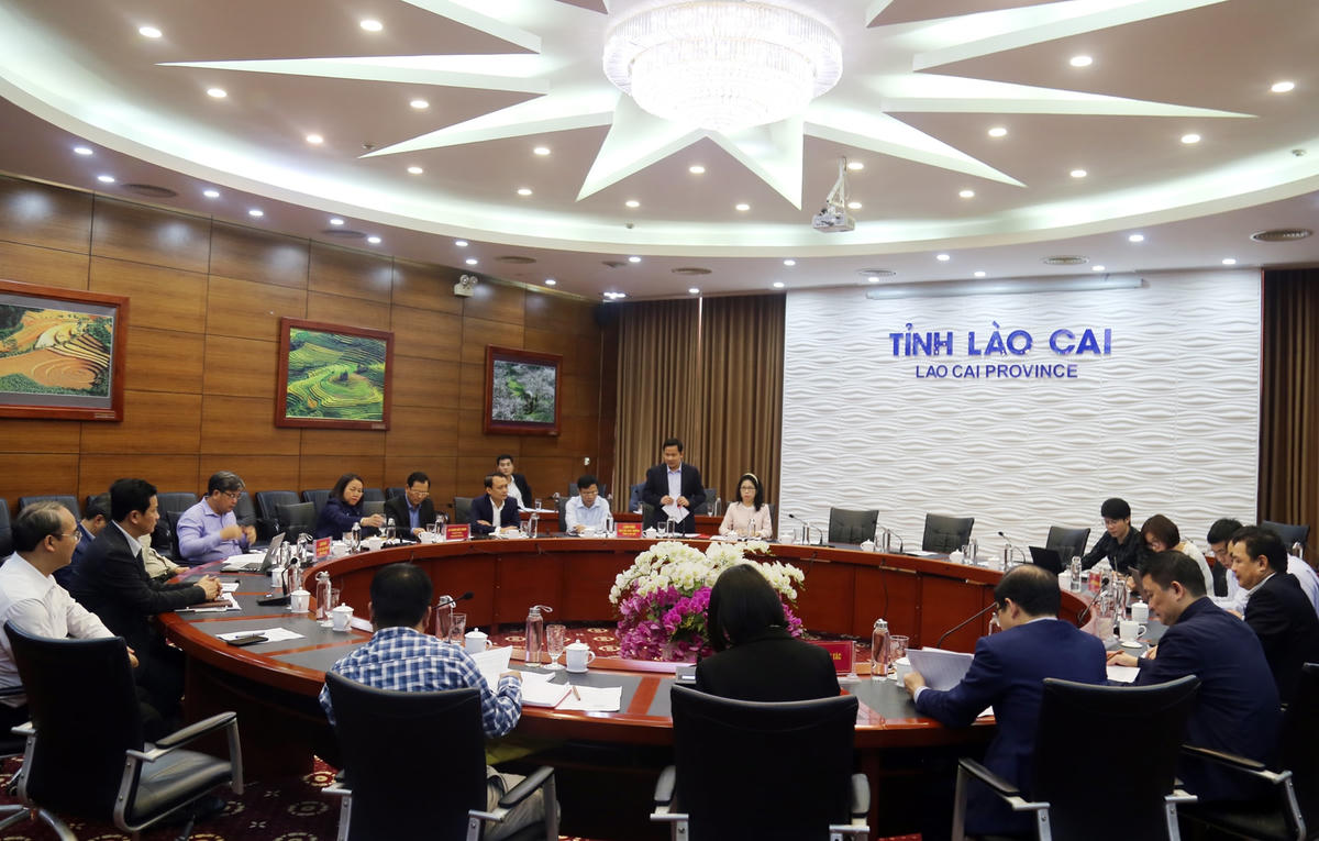 Quang cảnh buổi làm việc.