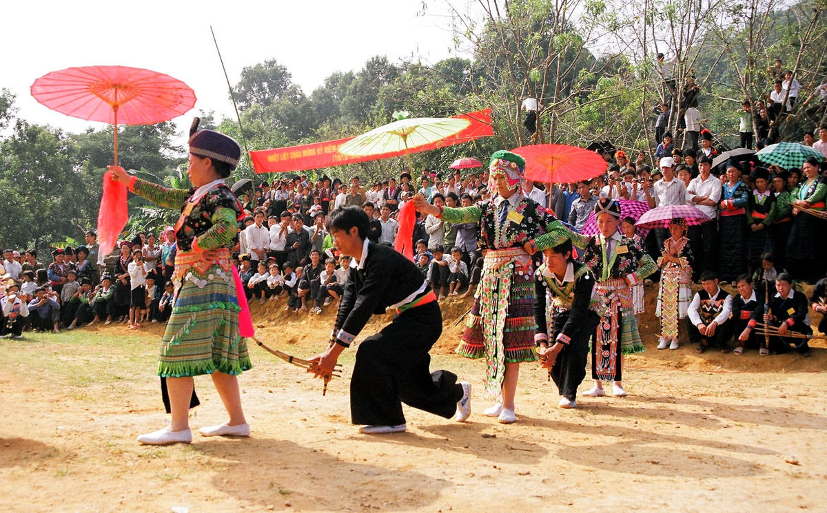 Tổ chức Ngày hội dân tộc Mông lần thứ 3