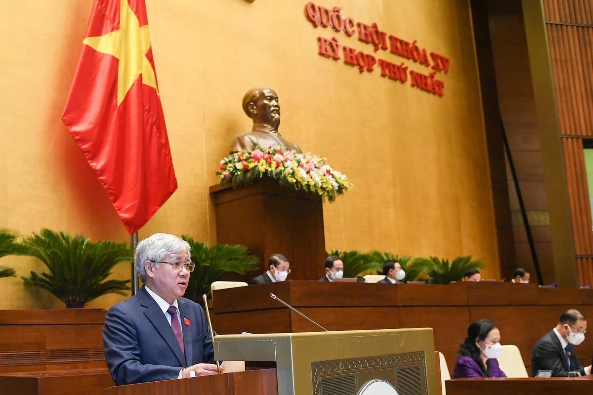 Bí thư Trung ương Đảng, Chủ tịch UBTƯ MTTQ Việt Nam Đỗ Văn Chiến trình bày báo cáo tổng hợp ý kiến, kiến nghị của cử tri và Nhân dân tại Kỳ họp thứ nhất, Quốc hội khóa XV. Ảnh: Quang Vinh.