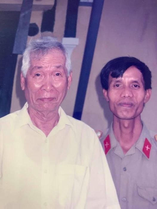 Nhà văn Vũ Cao và nhà văn Nguyễn Quốc Trung. Ảnh tư liệu.