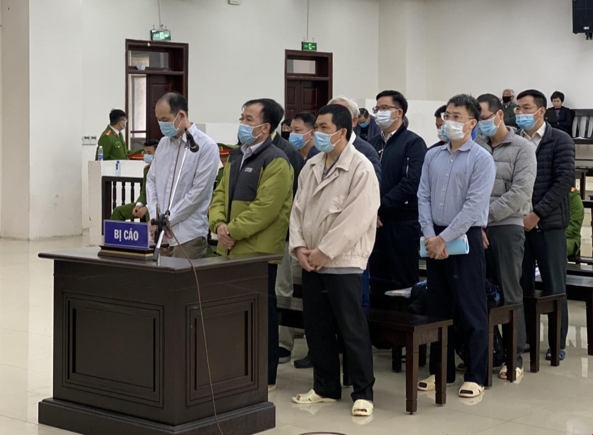 Các bị cáo tại tòa.