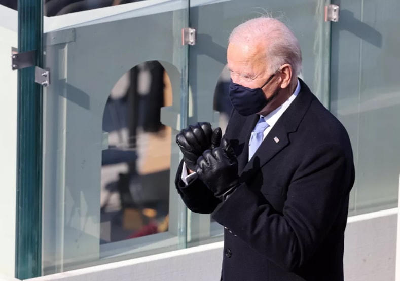 Tổng thống Joe Biden làm biểu tượng quyết tâm trong Lễ nhậm chức.