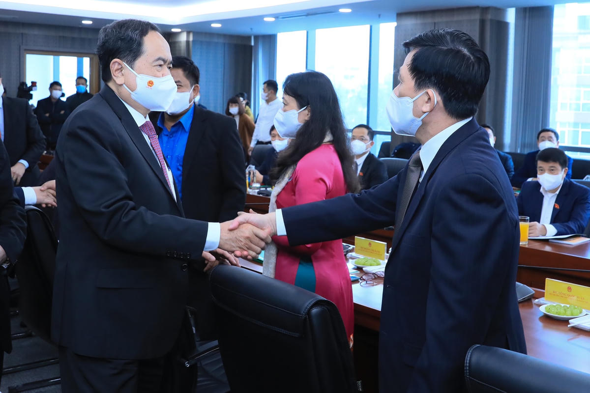Phó Chủ tịch Thường trực Quốc hội Trần Thanh Mẫn gặp gỡ, thăm hỏi cán bộ, công chức, viên chức, người lao động UBDT. Ảnh: Quang Vinh.