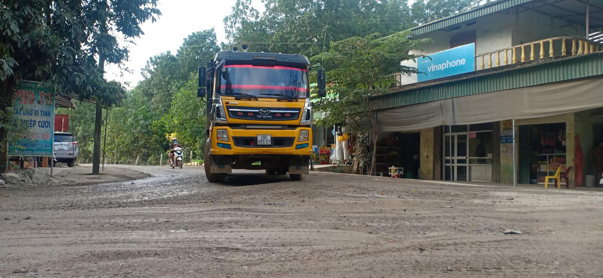 Hòa Bình: Người dân khổ sở đủ đường vì dự án cải tạo đường tỉnh lộ 438