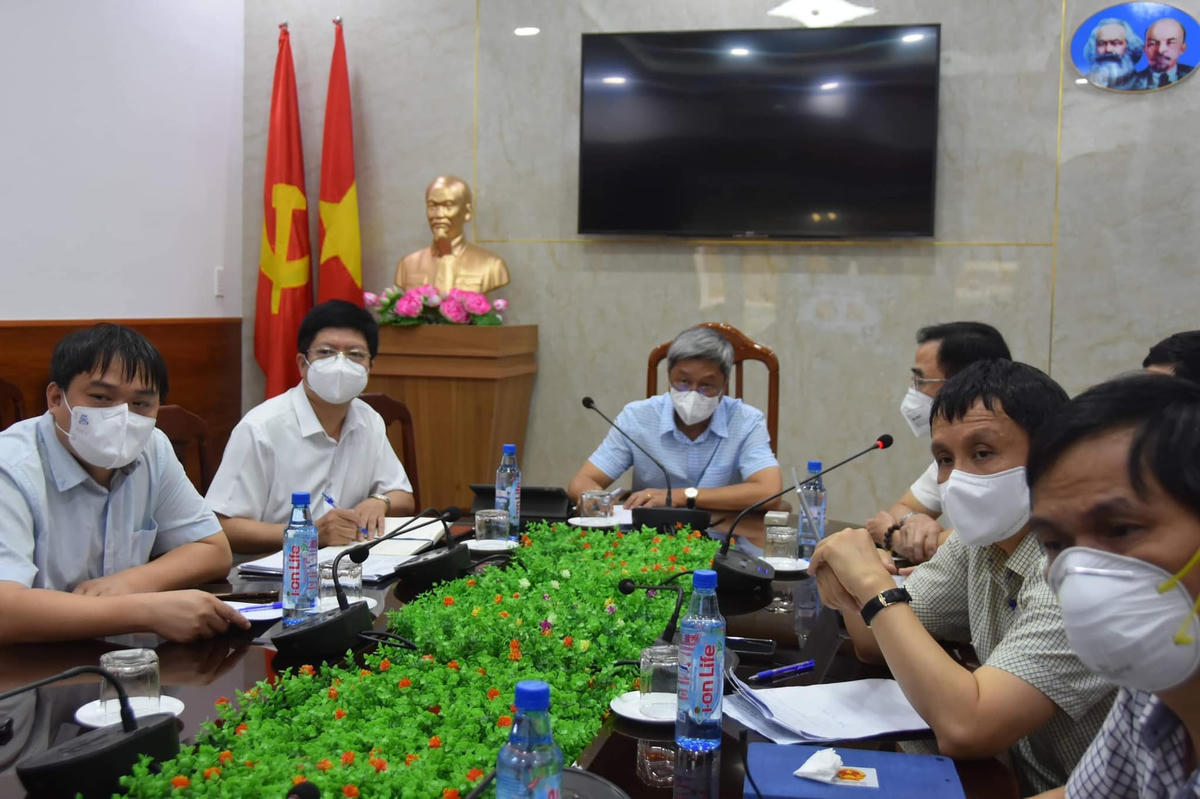 Thứ trưởng Nguyễn Trường Sơn chủ trì cuộc họp. Ảnh: Khôi Nguyễn.