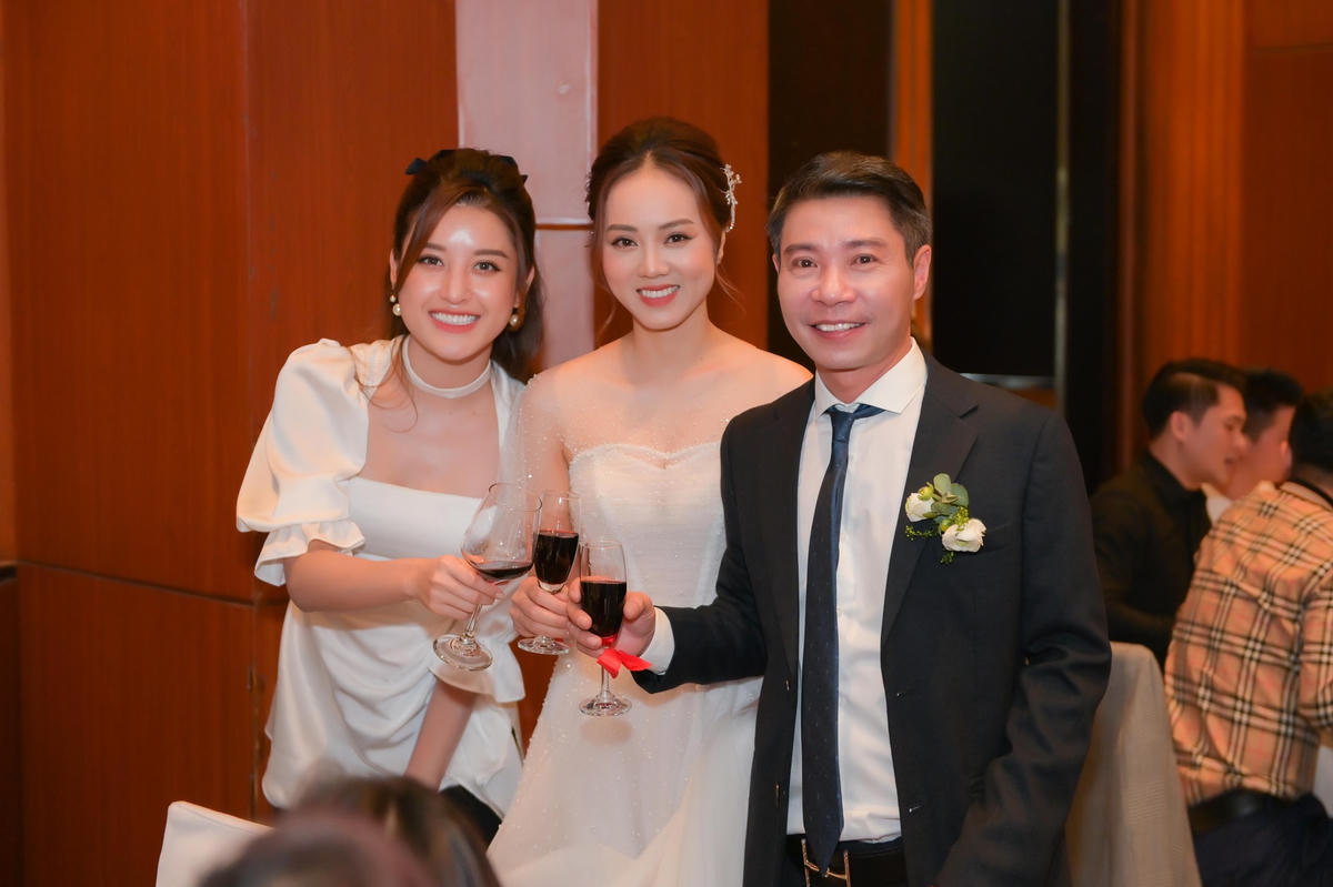 Á hậu Huyền My.NSND Công Lý và bạn gái Ngọc Hà đã có 5 năm gắn bó trước khi đi đến hôn nhân.