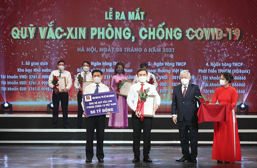 Agribank: Dành 300 tỷ đồng cùng cả nước chống dịch