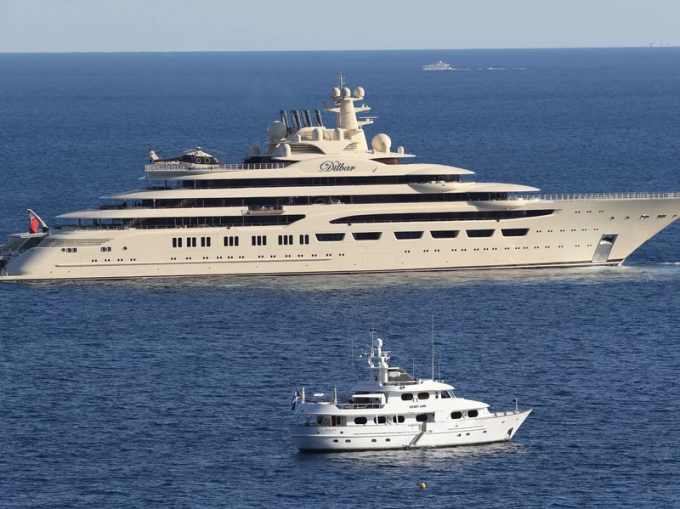 Siêu du thuyền Dilbar ngoài khơi Monaco năm 2017. Ảnh: Reuters.