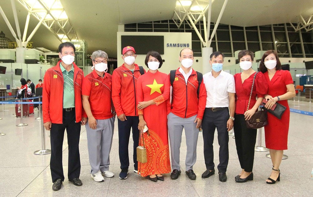 Nếu kết quả âm tính, toàn đoàn được xe chuyên dụng đưa đi cách ly. Việt Nam nằm trong nhóm nước có nguy cơ cao thứ hai về COVID-19 tại Olympic Tokyo nên Ban tổ chức yêu cầu bổ sung làm xét nghiệm hàng ngày trong 3 ngày trước khi đi và trong 3 ngày cách ly đầu đầu khi đến Nhật Bản. (Ảnh: PV/Vietnam+).