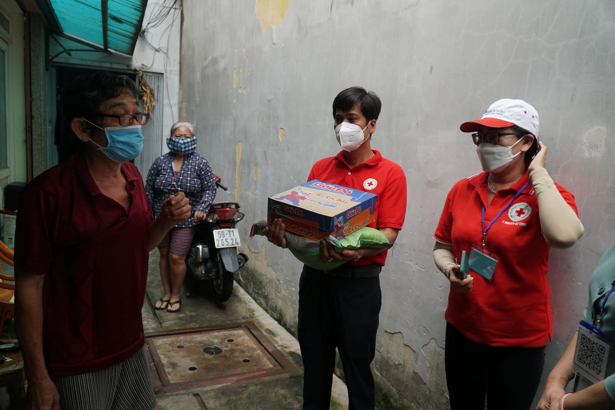 Kho lương thực, thực phẩm” hỗ trợ cho 10 phường thuộc địa bàn Quận 1 mỗi phường sẽ nhận 2 tấn gạo.
