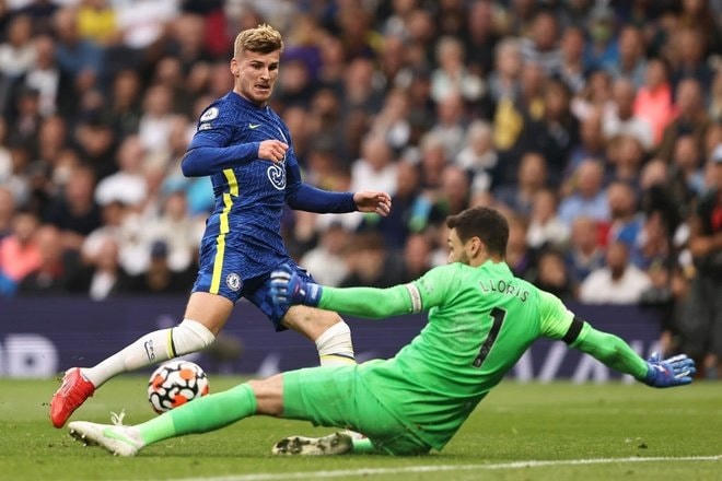 Timo Werner liên tiếp bỏ lỡ cơ hội khi được tung vào sân.