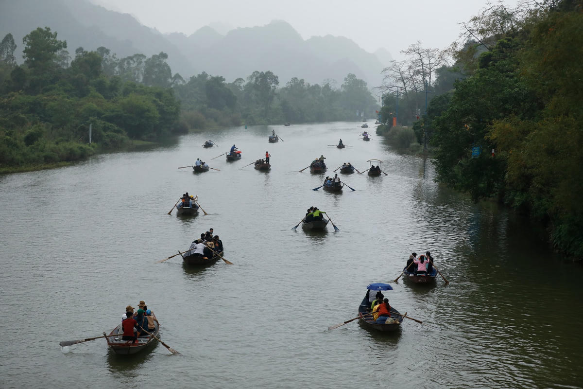 Chùa Hương dự đón sẽ đón hàng vạn lượt khách khi mở cửa trở lại. (ảnh: Quang Vinh).
