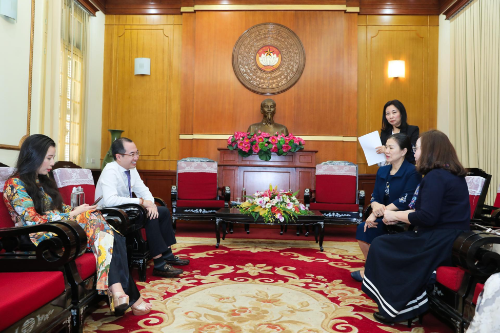 Đại diện Tập đoàn Sunshine tại buổi làm việc với UBTƯ MTTQ Việt Nam.