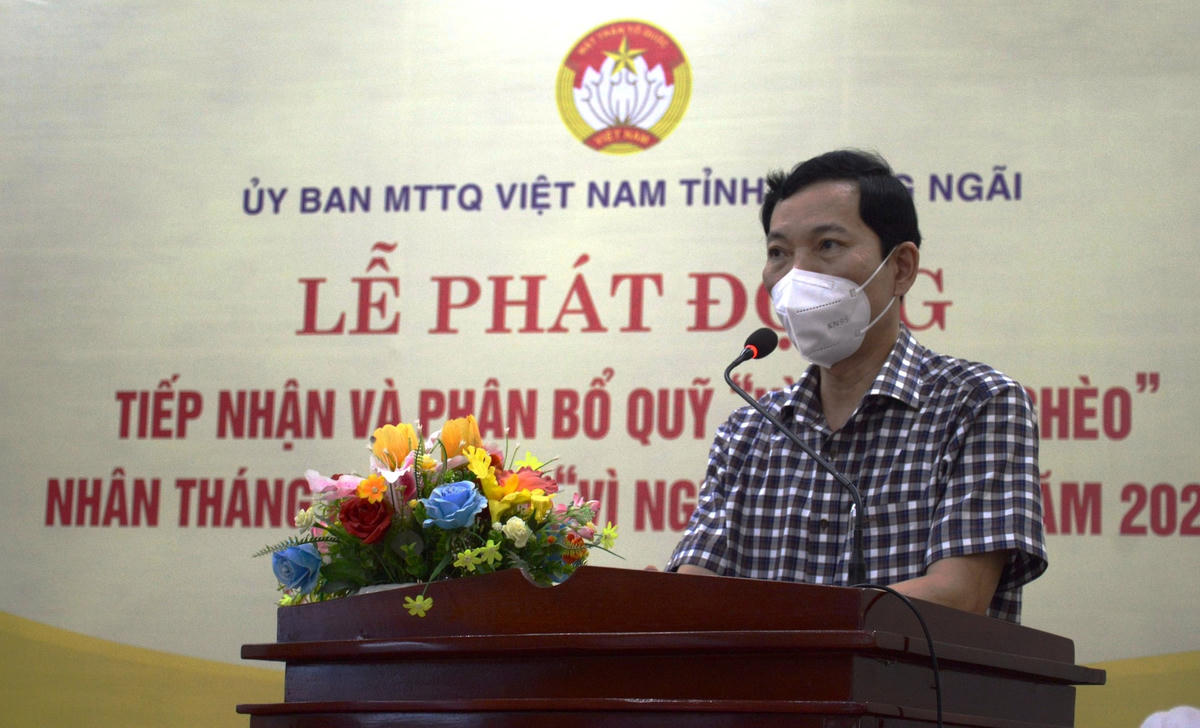 Chủ tịch Ủy ban MTTQ Việt Nam tỉnh Quảng Ngãi Võ Thanh An phát biểu tại cuộc họp.