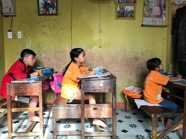 Lớp học hiện tại là những học sinh chậm phát triển.  