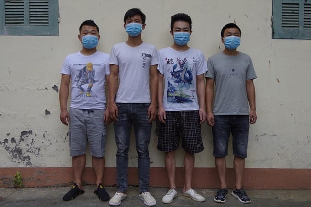 Bốn đối tượng người Trung Quốc nhập cảnh trái phép vào Việt nam bị bộ đội biên phòng Lào Cai phát hiện, bắt giữ ( Ảnh Trung Dũng - Biên phòng tỉnh Lào Cai)  
