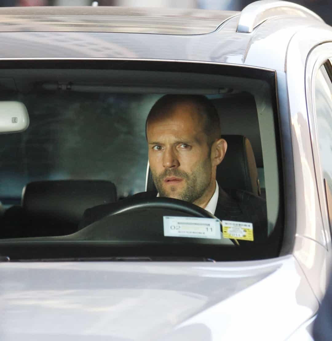 Jason Statham - ngôi sao trong “Người vận chuyển”, là một thợ lặn chuyên nghiệp. Anh thậm chí còn thi đấu cho đội tuyển Anh tại Đại hội thể thao Khối thịnh vượng chung 1990.  