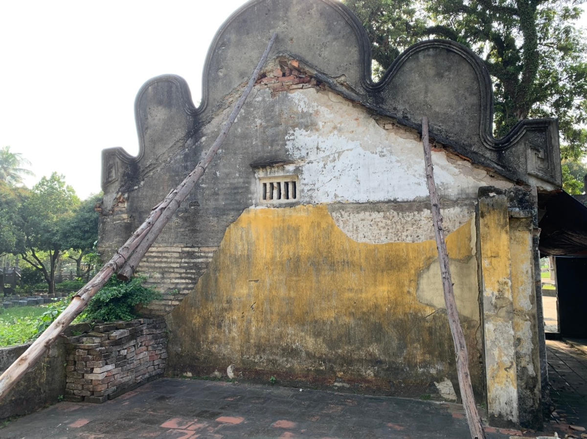 Qua thời gian, ngôi chùa cổ đang xuống cấp nghiêm trọng.