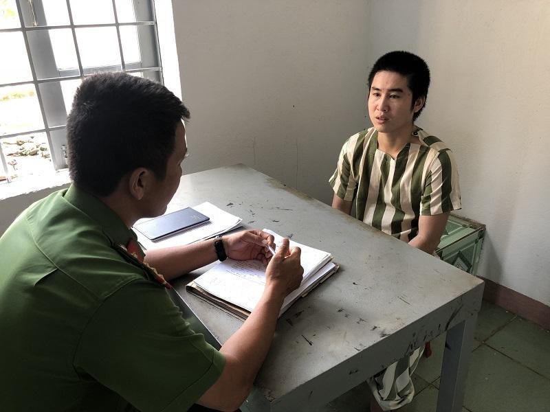 Một trong hai đối tượng tại cơ quan Công an.